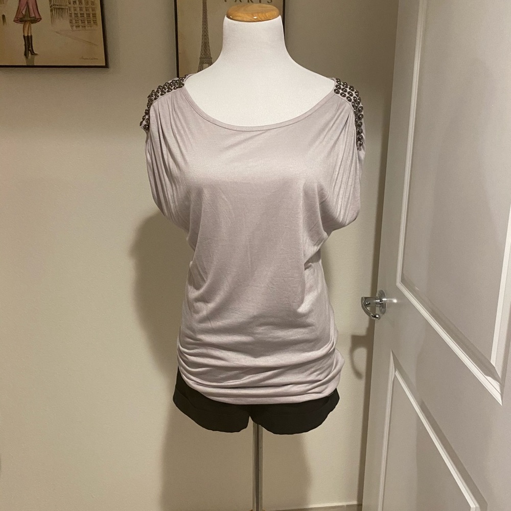 Grey Guess shirt with silver shoulder detail. Med